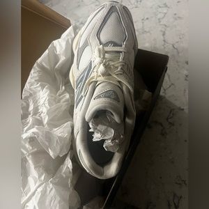 RETRO NEW BALANCE BRAND NEW IN THE BOX